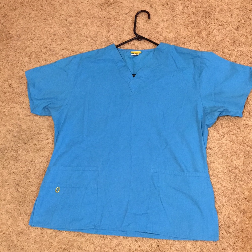 Winks scrub top